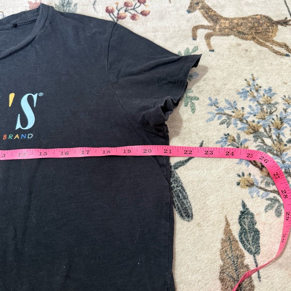 Levi's Black Tee with Multicolor Logo XL - Picture 2 of 6